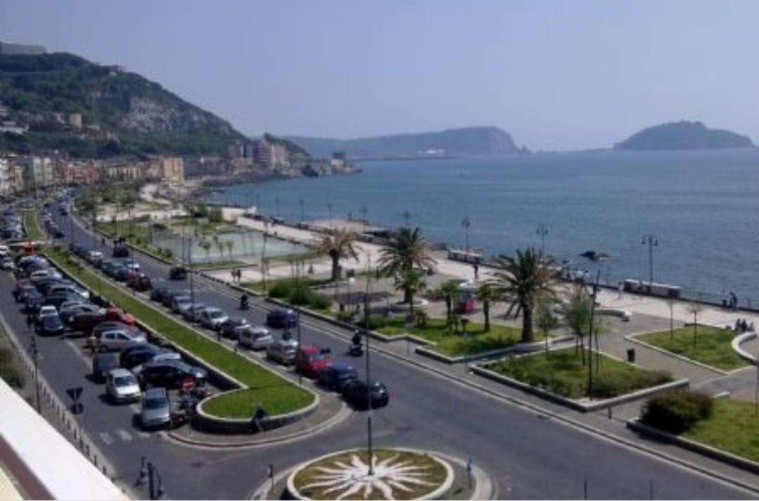 Casa Caprice Hotell Pozzuoli Exteriör bild